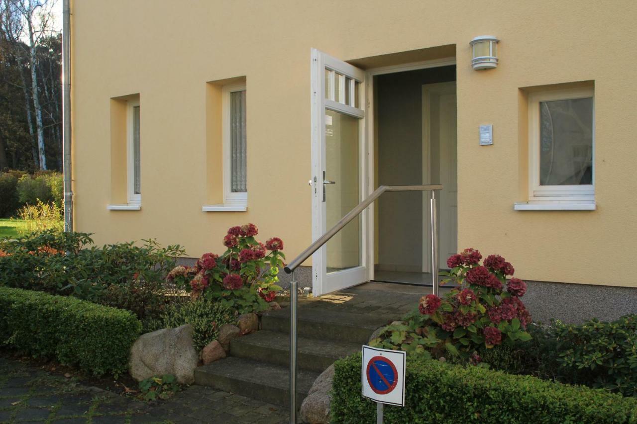 Apartamento Auszeit Am Lindenpark Ostseebad Kühlungsborn Exterior foto